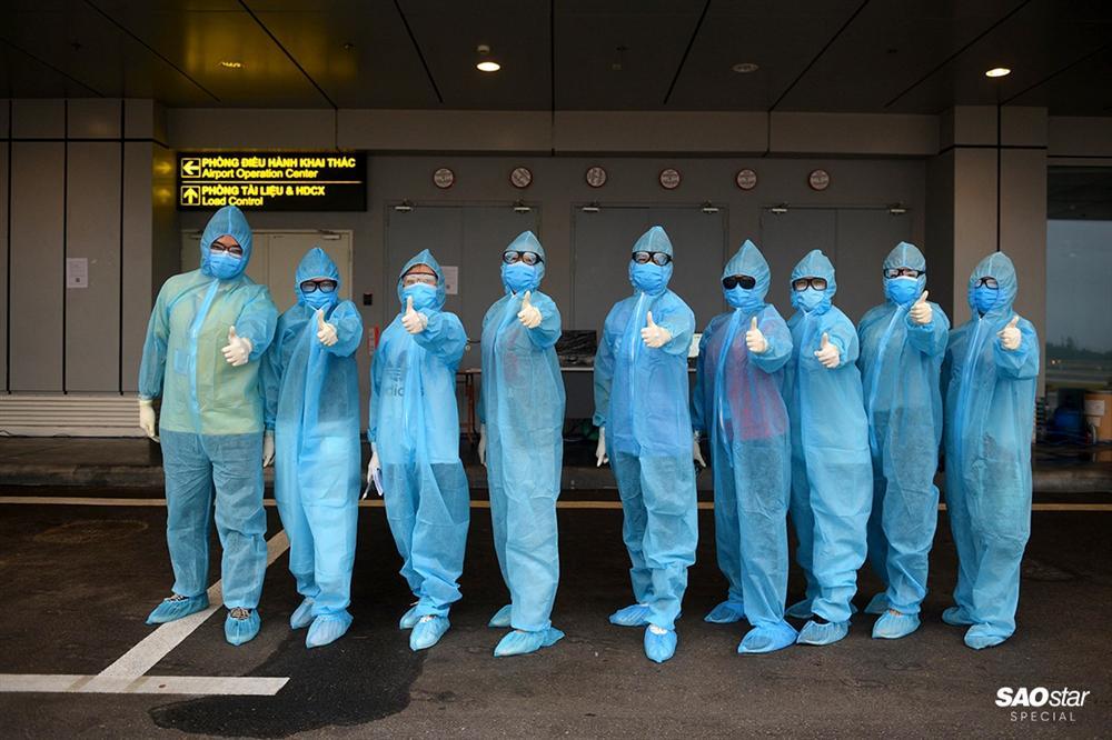 Những người thầm lặng sau chuyến bay đón kiều bào từ tâm dịch COVID-19: Tụt huyết áp, tình nguyện xa con-13