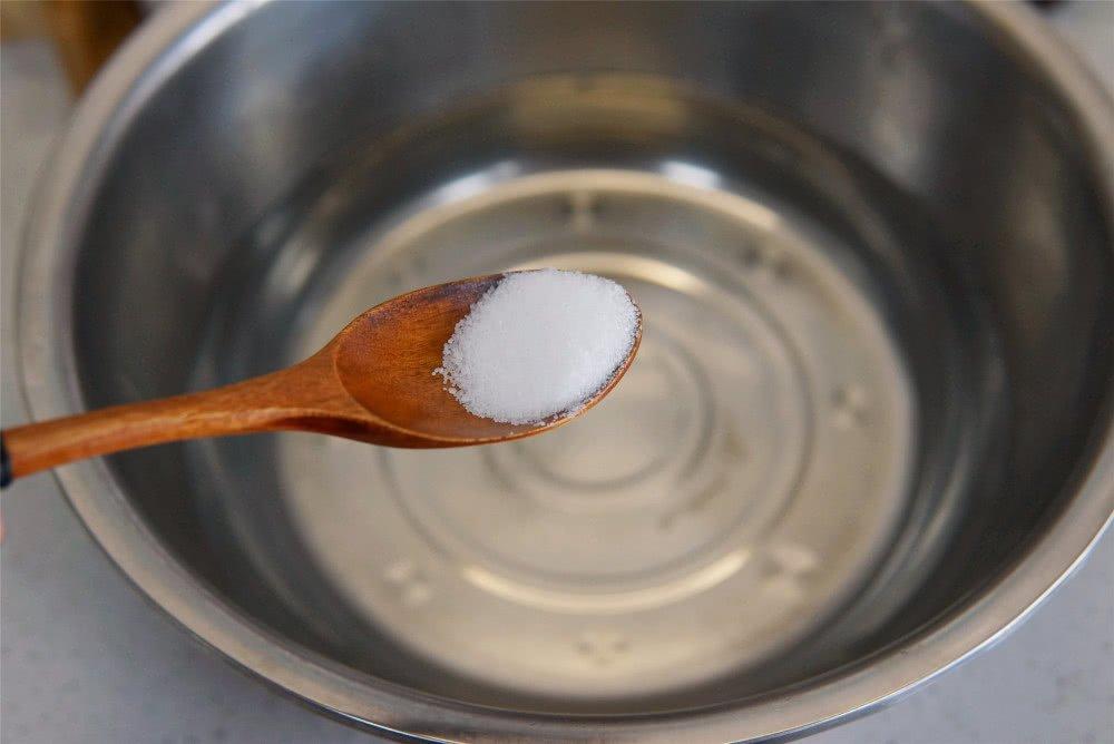 Khi rửa rau, thêm 2 nguyên liệu vào ngâm đảm bảo rau sạch hơn so với tưởng tượng-2