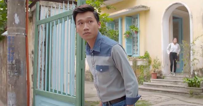 Xuân Nghị mới tái ngộ khán giả màn ảnh nhỏ qua bộ phim sitcom Nhà trọ Balanha. Trong phim, anh vào vai Bách, người anh lớn nhất trong nhóm bạn. Bách bế tắc và gặp nhiều khó khăn khi theo đuổi con đường trở thành diễn viên chuyên nghiệp. Anh đóng nhiều vai quần chúng và chỉ nhận được cát-xê ít ỏi.