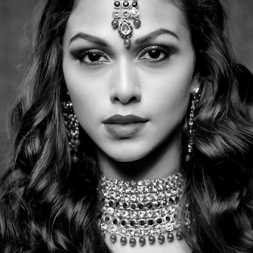 Bản tin Hoa hậu Hoàn vũ 26/3: Mỹ nam Việt duy nhất có vinh dự sánh đôi Catriona Gray là ai?-10