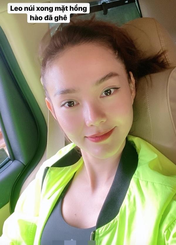 Hình ảnh sau chuyến leo núi của Minh Hằng khép lại tin sao Việt.