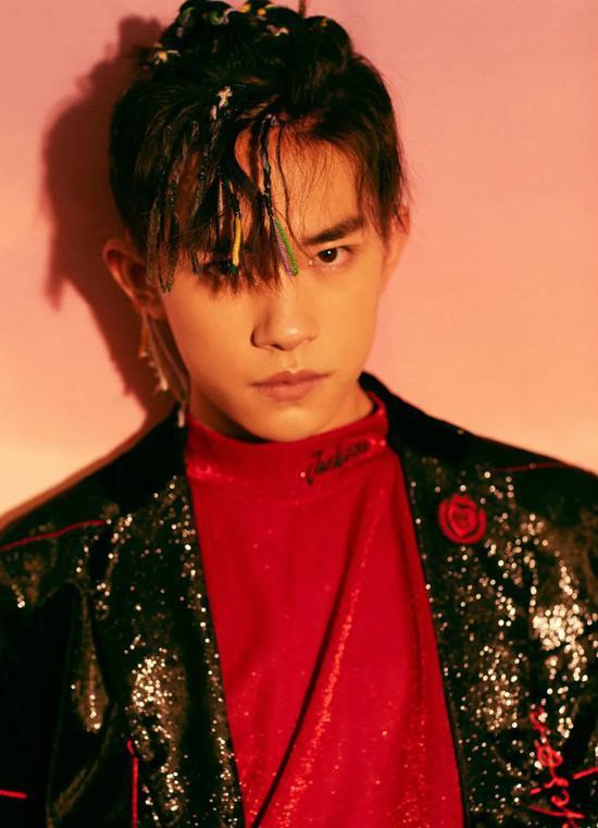 Vương Nhất Bác và dàn mỹ nam Hoa ngữ chất ngầu khi tết tóc châu Phi-2