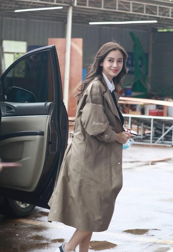 Quay trở lại làm việc sau thời gian tránh dịch, Angela Baby làm người khác đứng tim vì sắc vóc khó nói thành lời-5