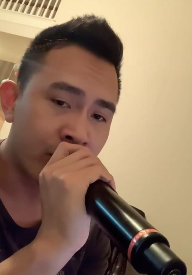 Bất ngờ với giọng hát của con trai danh hài Hoài Linh-2