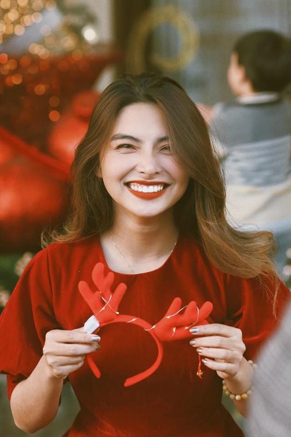 Hiền Mai của hiện tại xinh đẹp và cá tính hơn xưa. Khi nhớ lại thời gian rời xa sân khấu, học trò Noo Phước Thịnh chia sẻ đó là giai đoạn cô rèn luyện, trau dồi khả năng cũng như tích luỹ kinh nghiệm cho bản thân để tự tin hơn trên bước đường sự nghiệp.