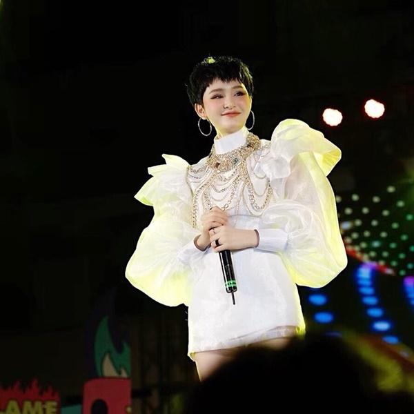 Độ phủ sóng của Hiền Hồ là nhiều nhất top 5. Sau cuộc thi, cô hoạt động miệt mài và giới thiệu nhiều sản phẩm chất lượng, lọt top #zingchart. 2019 được xem là năm thành công với Hiền Hồ. Cô liên tiếp ra ba sản phẩm tạo được sự chú ý gồm Cưới nhau đi, Cần xa và Có như không có. Ngoài ra, học trò Tóc Tiên còn tham gia game show Ơn giời cậu đây rồi, Giọng ải giọng ai...