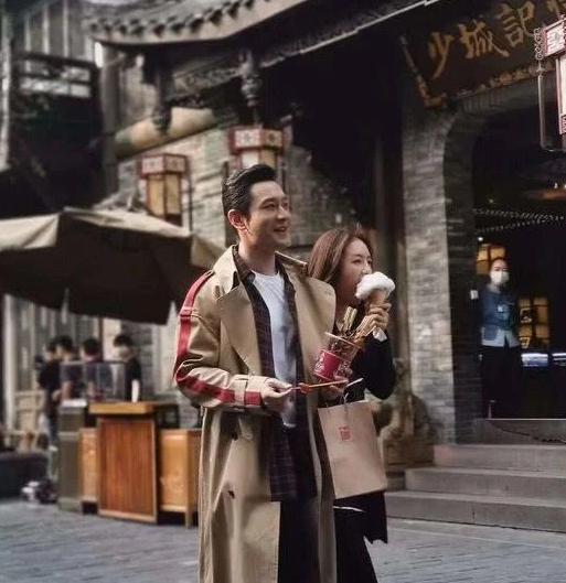 Huỳnh Hiểu Minh công khai chiều chuộng Thái Văn Tịnh, Angelababy bị mỉa mai sắp mất chồng đến nơi-1