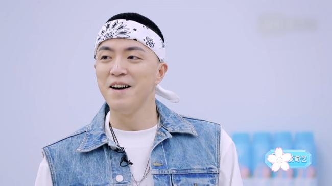 Tình cũ Ngô Diệc Phàm hát dở nhảy kém điểm vẫn cao, khán giả đau đầu vì khó hiểu-3