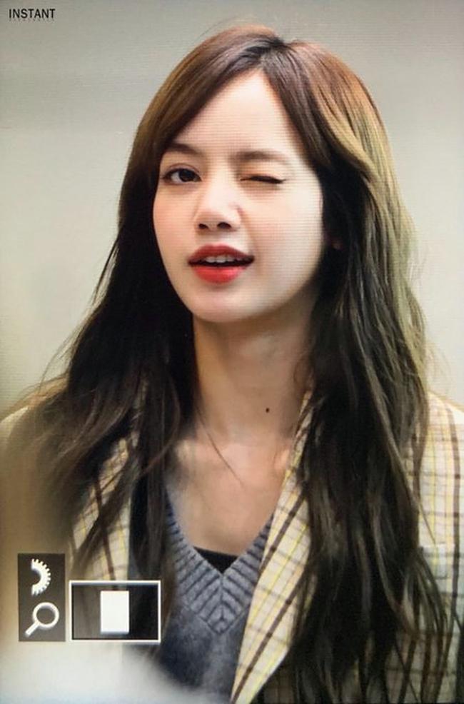 Lisa BlackPink gây bão với tóc 2 mái được ví như búp bê sống-8