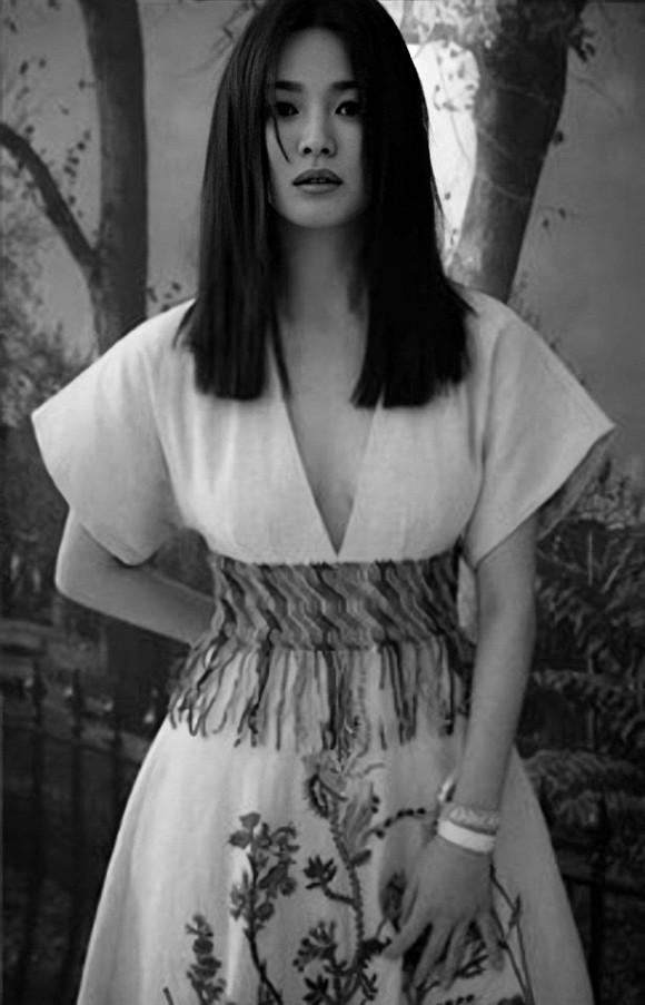 Lại thêm một lần hở của Song Hye Kyo, hờ hững vòng 1 thôi cũng quá hot-1