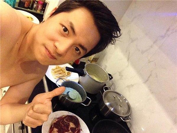 Quý ông Vbiz trổ tài nấu ăn: Trường Giang đỉnh của đỉnh, Trấn Thành làm văng nửa chảo mì-15