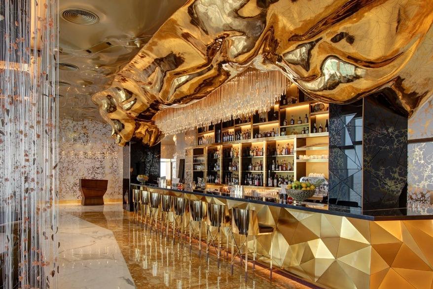 Nghề săn bồ câu trên nóc nhà ở thiên đường mua sắm Dubai-1