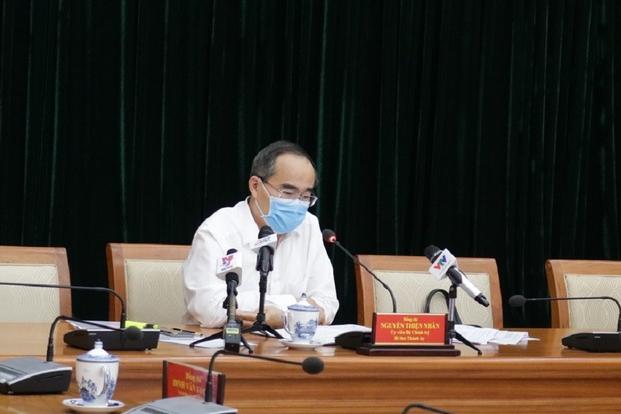 Phạt 3 người không đeo khẩu trang ở Trúc Bạch-3