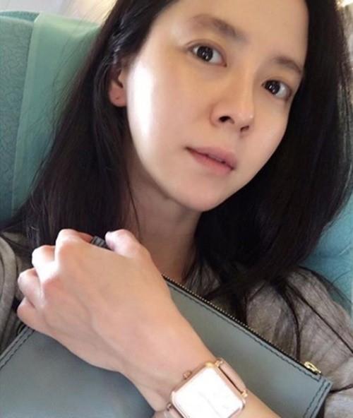 Để mặt mộc vẫn nổi bần bật, mợ ngố Song Ji Hyo khẳng định đẳng cấp đẹp tự nhiên-1