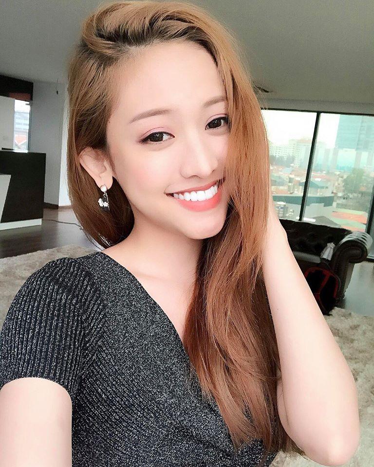 Dành cả thanh xuân kiếm tiền thẩm mỹ, nhìn lại Thúy Vi thời chưa dao kéo dân tình tấm tắc: Cũng bõ-12