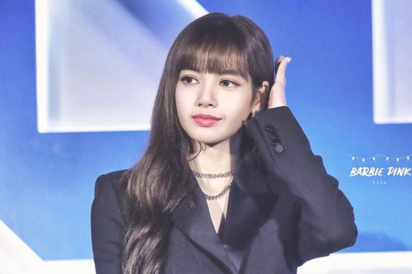 Lisa được fan tặng sinh nhật quà hàng hiệu-9