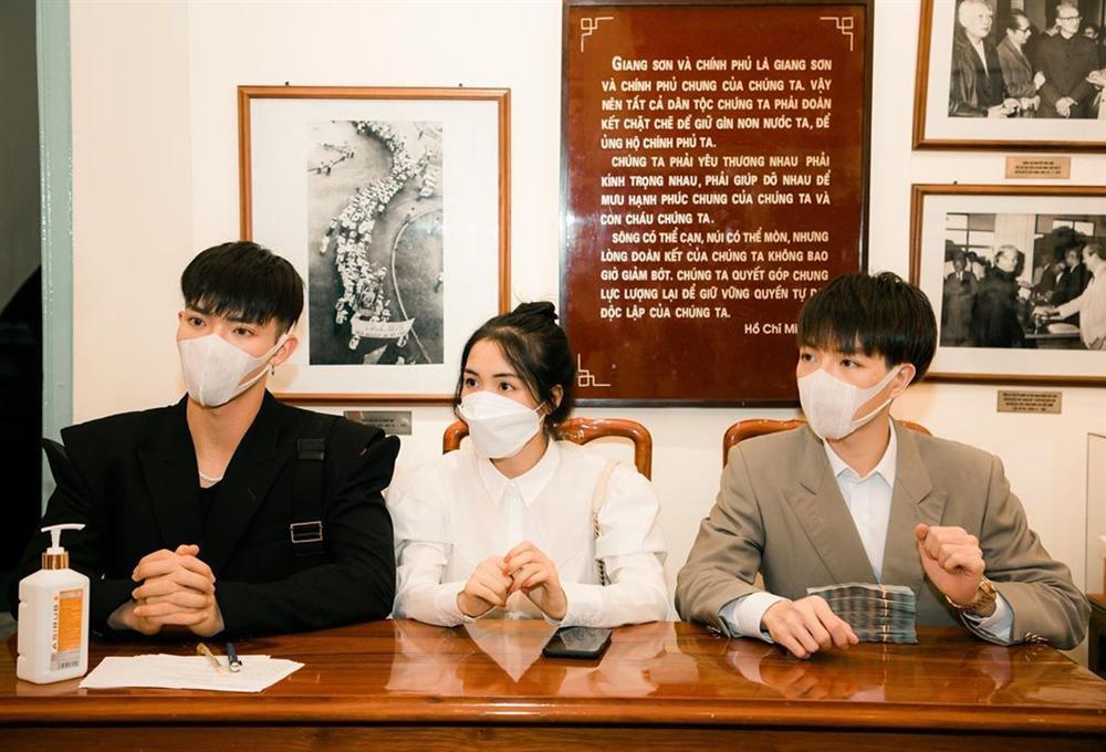 Khổ như Erik: Đi từ thiện mùa dịch Covid-19 mà bị Hòa Minzy và Đức Phúc bóc mẽ không thương tiếc-2