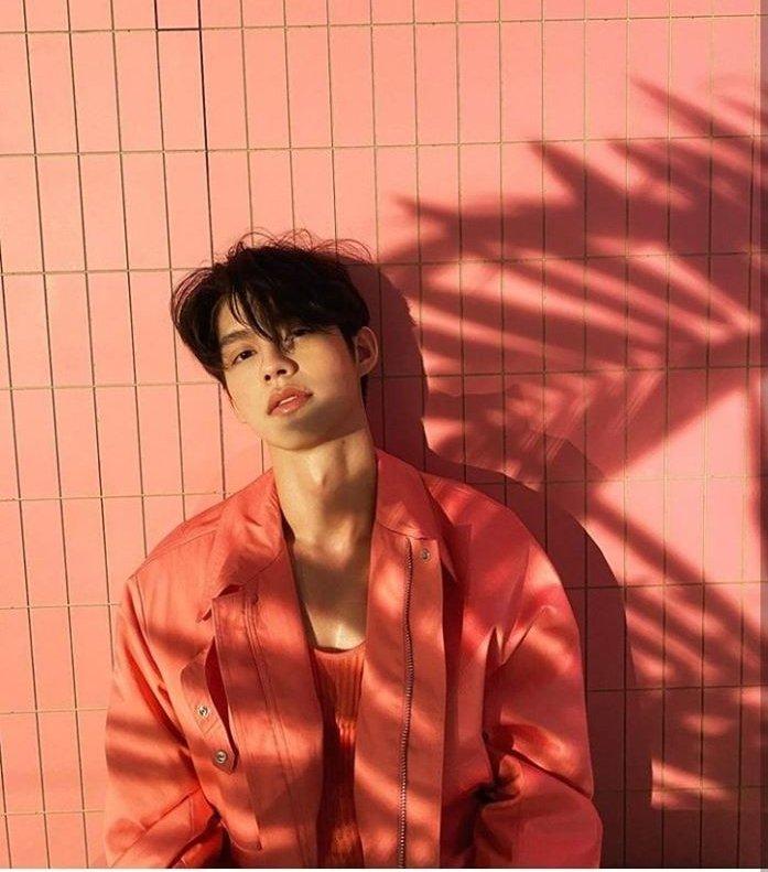 TIN SỐT NHẤT NGÀY: Hotboy đam mỹ Bright Vachirawit bị nghi lộ ảnh nóng-4