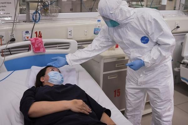 BV Bạch Mai được tiêu trùng khử độc, Binh chủng Hoá học huy động 10 xe chuyên dụng làm việc trong đêm-3