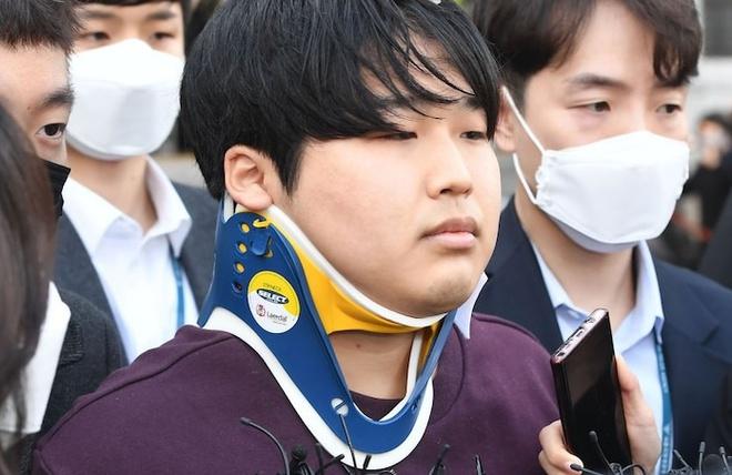 Yeonwoo bị chỉ trích vì chia sẻ kiến nghị vụ phòng chat tình dục-2