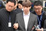 Hoàng tử gác mái Park Yoo Chun bị quản lý lật mặt, dọa bóc phốt-4