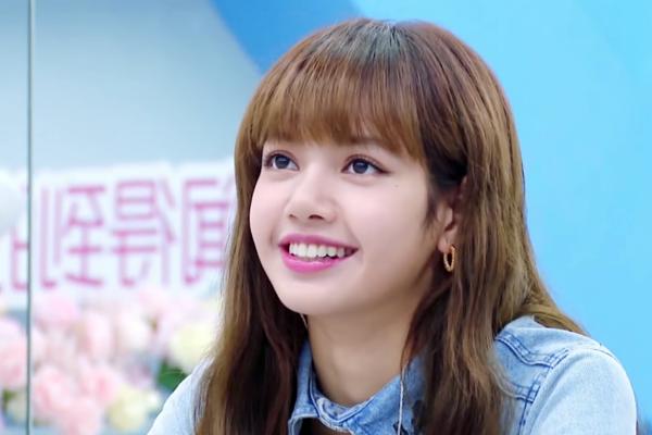 Chị em sinh tư bị chỉ trích thậm tệ vì coi thường Lisa-14