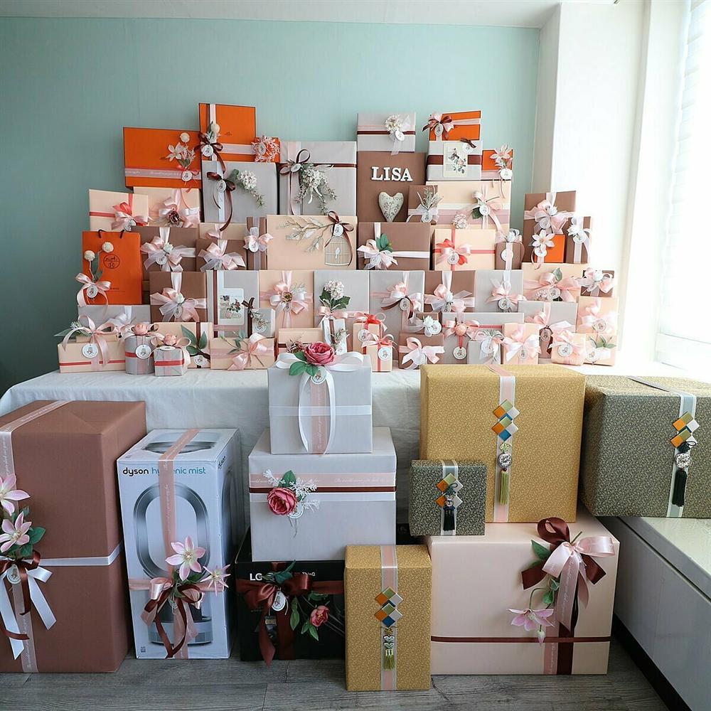 Lisa được fan tặng sinh nhật quà hàng hiệu-2