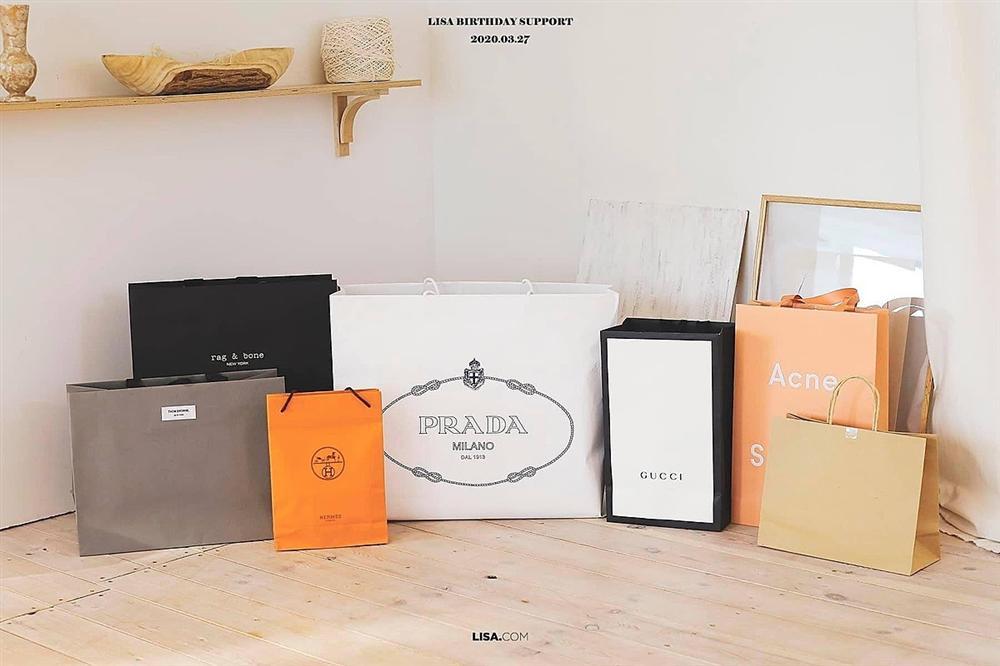 Lisa được fan tặng sinh nhật quà hàng hiệu-3