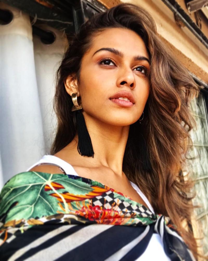 Bản tin Hoa hậu Hoàn vũ 29/3: Vẻ đẹp Khánh Vân có gì đặc biệt so với 2 đối thủ Châu Á?-2