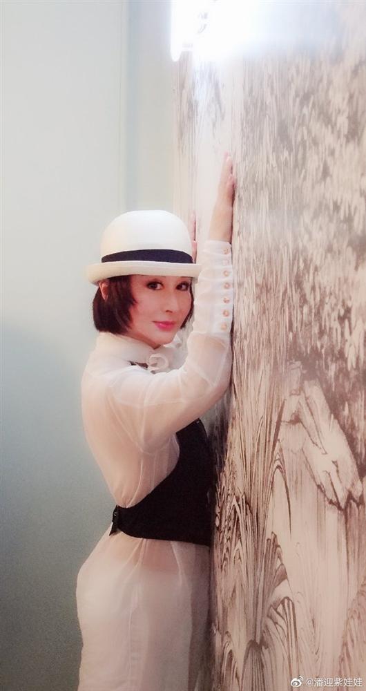 Tiểu long nữ đẹp nhất màn ảnh: bị chồng phản bội, làm lại sự nghiệp từ 2 bàn tay trắng, nhan sắc trẻ trung ở tuổi 71-10