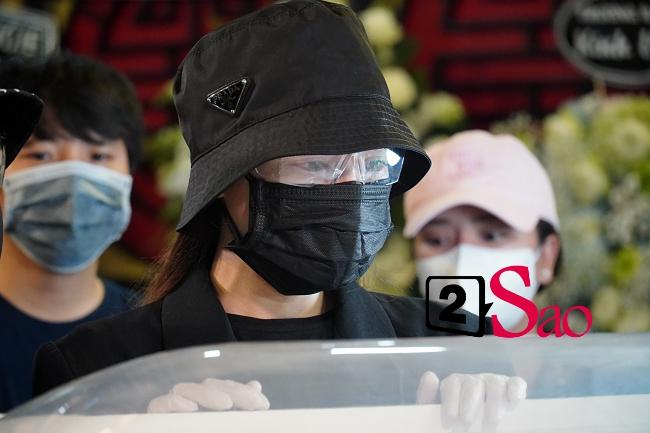 Nhã Phương nước mắt giàn giụa trước linh cữu Mai Phương-3