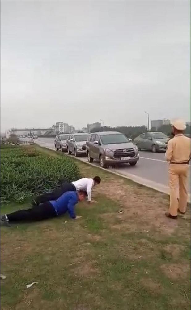 CSGT Bắc Giang lên tiếng về clip phạt tài xế chống đẩy do không đeo khẩu trang: Tài xế chống đẩy để chứng minh sức khỏe tốt-2