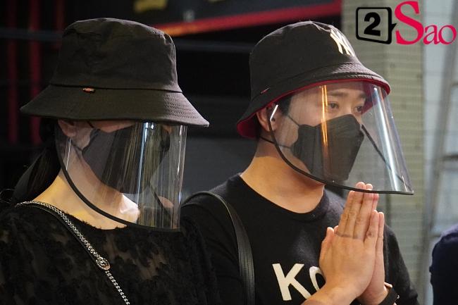 Trấn Thành - Hari Won và hội bạn thân showbiz tới tang lễ tiễn biệt Mai Phương-3