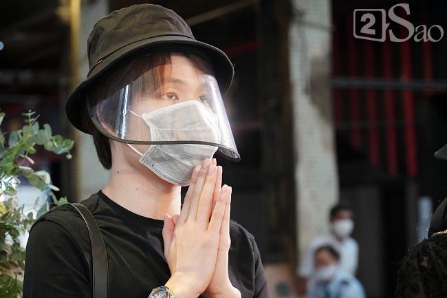 Trấn Thành - Hari Won và hội bạn thân showbiz tới tang lễ tiễn biệt Mai Phương-4