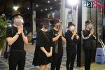 Trấn Thành - Hari Won và hội bạn thân showbiz tới tang lễ tiễn biệt Mai Phương