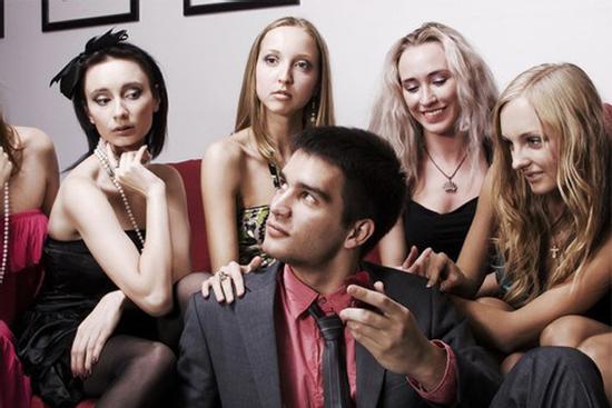 5 mẫu đàn ông dễ làm khổ vợ, phụ nữ cần suy nghĩ thật kỹ nếu có ý định kết hôn