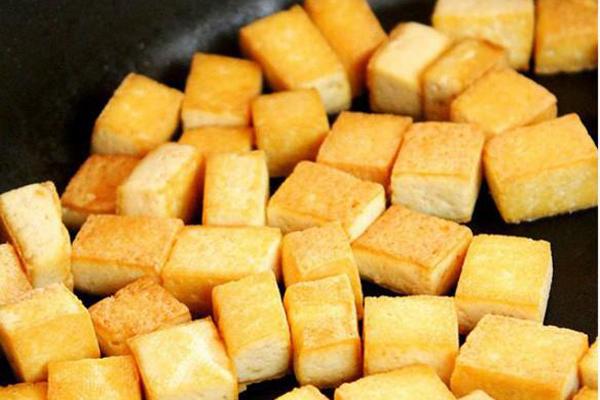 Hàng trăm kg tôm chết biến thành tôm nõn, giá 150.000 đồng/kg-2