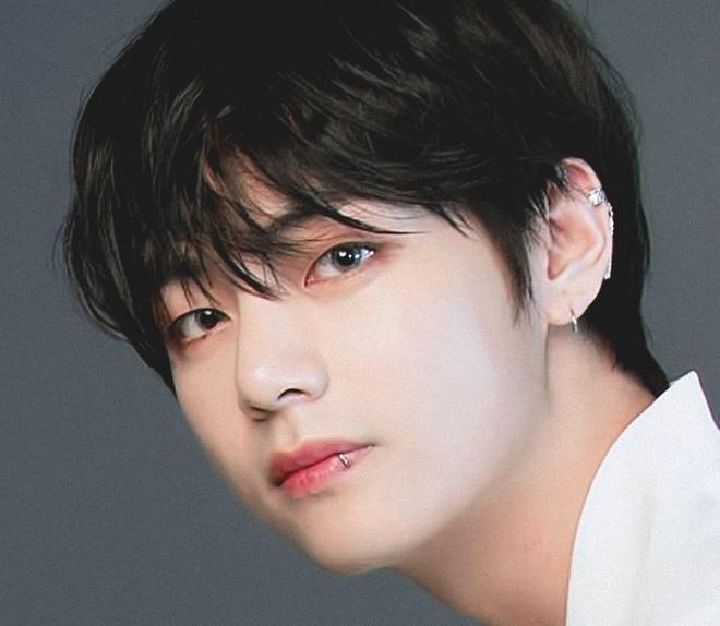 V (BTS) và nhiều sao Hàn đeo khuyên ở vị trí độc trên cơ thể-1