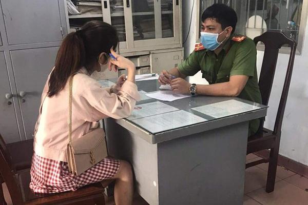 Đôi nam nữ Sài Gòn lúi húi ăn trứng vịt lộn giữa đêm khuya làm ai nhìn cũng tò mò-4