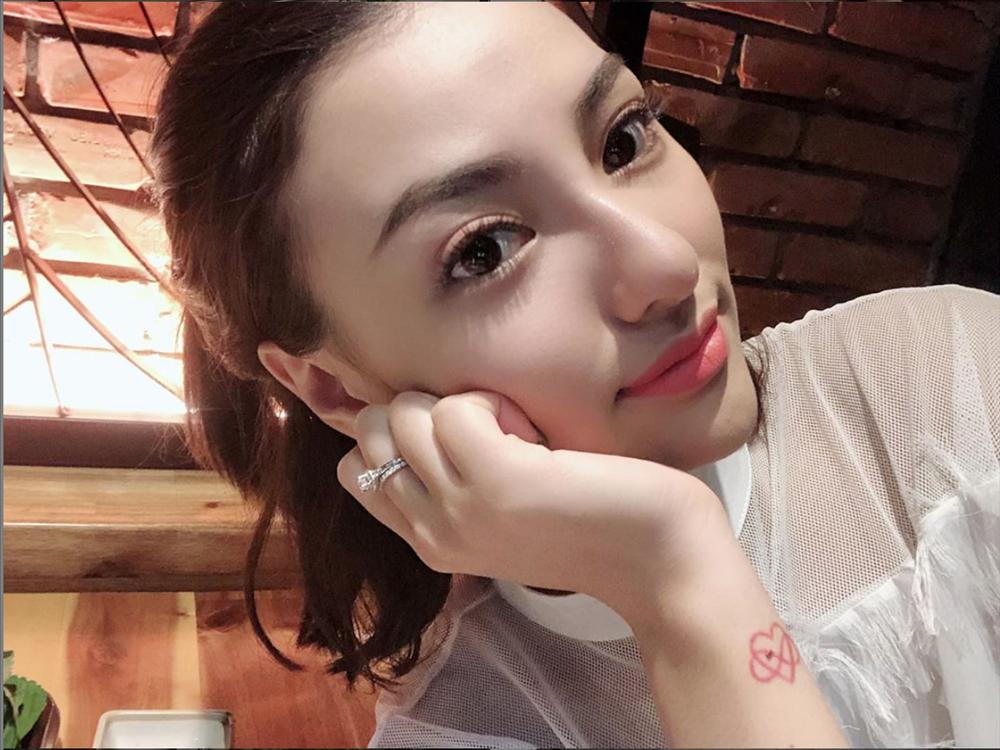 Hồng Quế bất chấp tất cả đi nối tóc khi Hà Nội yêu cầu đóng cửa các dịch vụ làm đẹp để tránh dịch Covid-19-2