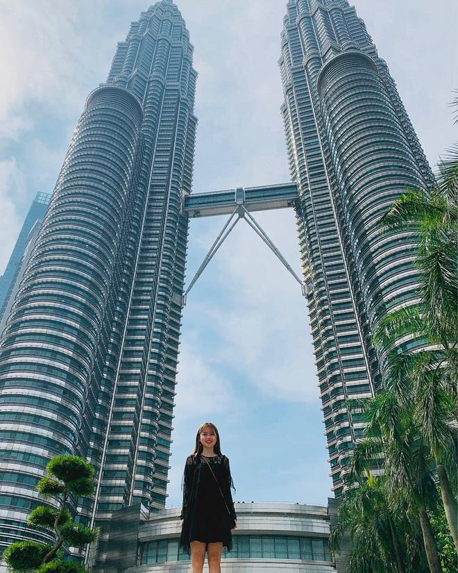 Gái xinh khiến Quang Hải - Nhật Lê bị đồn chia tay khi vừa tái hợp: Giỏi thả thính, là du học sinh Singapore-6