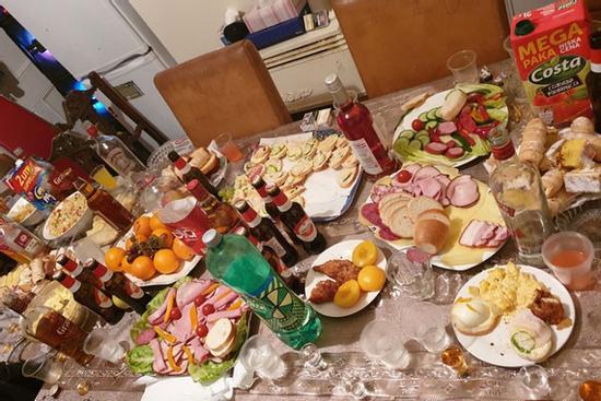 Cảnh sát Anh 'sốc' trước bữa tiệc đông người giữa đại dịch