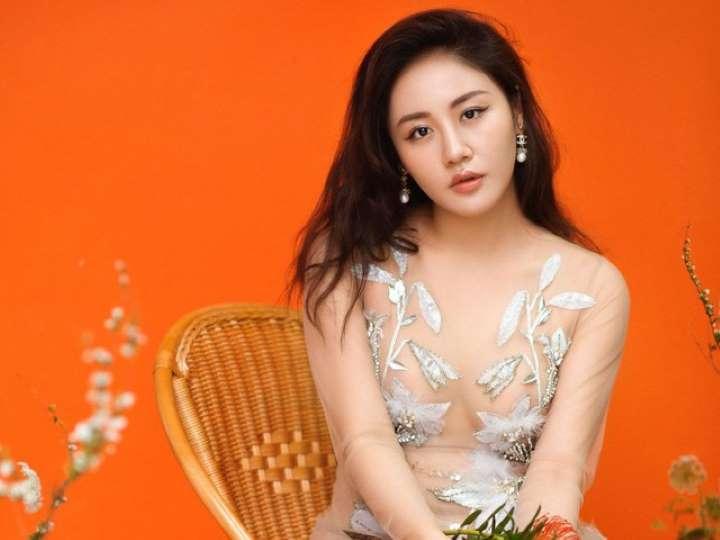 Văn Mai Hương bị chỉ trích kém duyên khi đăng status giễu cợt giữa lúc cả nước gồng mình chống đại dịch Covid-19-2