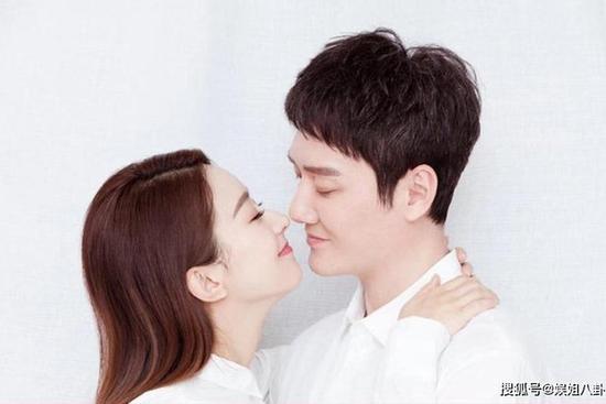 Triệu Lệ Dĩnh và Phùng Thiệu Phong đang làm thủ tục ly hôn, sẽ không có đám cưới nào được diễn ra?