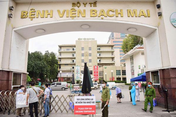 Hà Nội: Vợ nhân viên nhà ăn của Bệnh viện Bạch Mai dương tính Covid-19-1