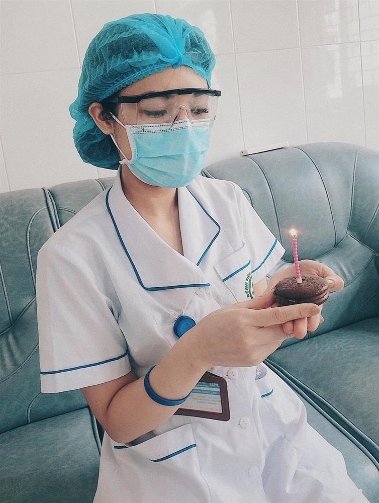 Nữ điều dưỡng BV Bạch Mai và sinh nhật đặc biệt nhất ở khu cách ly-1