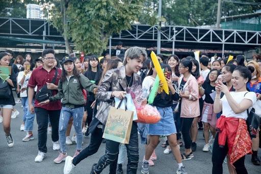 Fan Việt ngày càng hành xử văn minh, sức mạnh được phát huy đúng chỗ-5