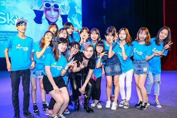 Fan Việt ngày càng hành xử văn minh, sức mạnh được phát huy đúng chỗ-6