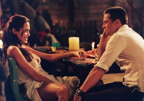 Angelina Jolie cố tình không mặc nội y để quyến rũ Brad Pitt - 2sao