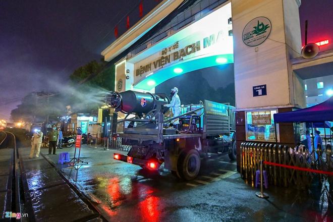 Dân mạng viết thư tay, gửi quà ủng hộ y bác sĩ tại bệnh viện Bạch Mai-1